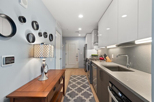 201 Marin Blvd Unit 4140