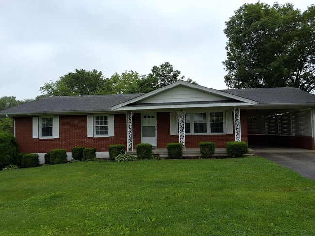 Beautiful 3 Bed, 2 Bath with walk out fini... - Beautiful 3 Bed, 2 Bath with walk out fini... House