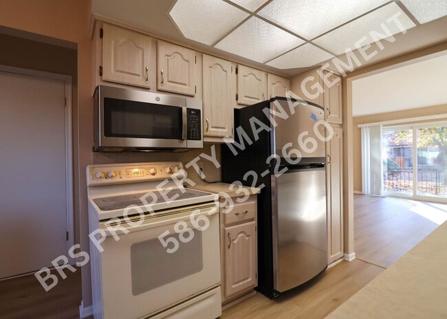 Photo - ? Beautifully Updated Condo in Clinton Township