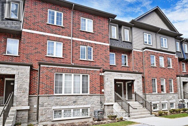 Photo - 445 Ontario St S