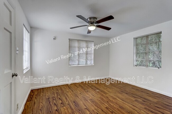 Photo - 246 Jasmine St