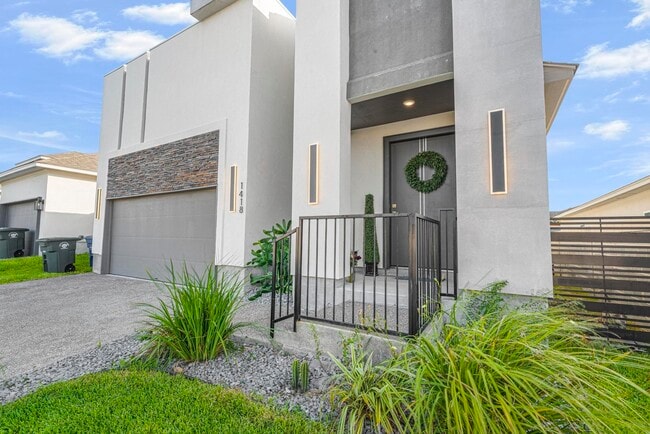 1418 Eagles Ln