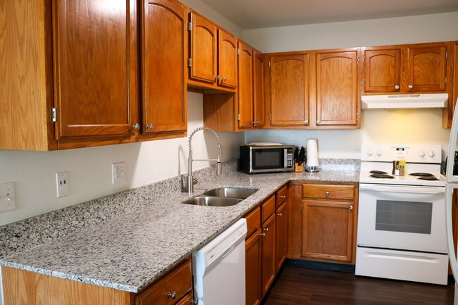 Photo - 596 W Moan Pl