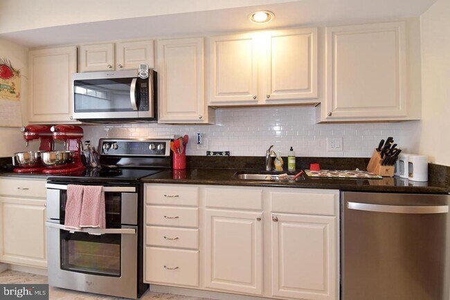 Photo - 5449 Grove Ridge Way