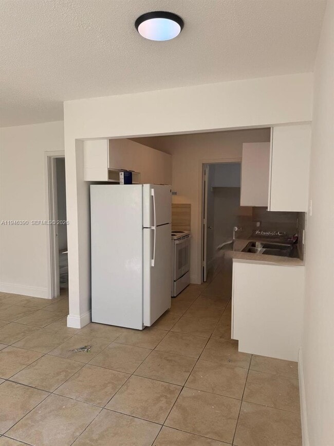 Photo - 831 NW 1st Ave Unit 4