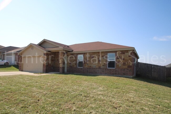 Building Photo - Spacious 4 bedroom in Goodnight Ranch Rental