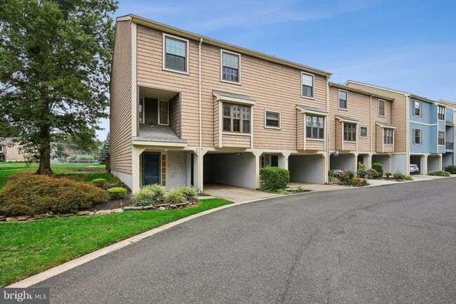 127 Kings Croft Dr