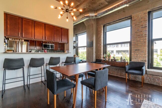 Photo - 1111 W 15th St Unit 322