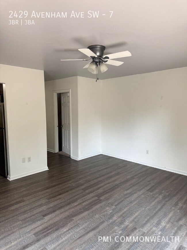 Photo - 2429 Avenham Ave SW Unit 7