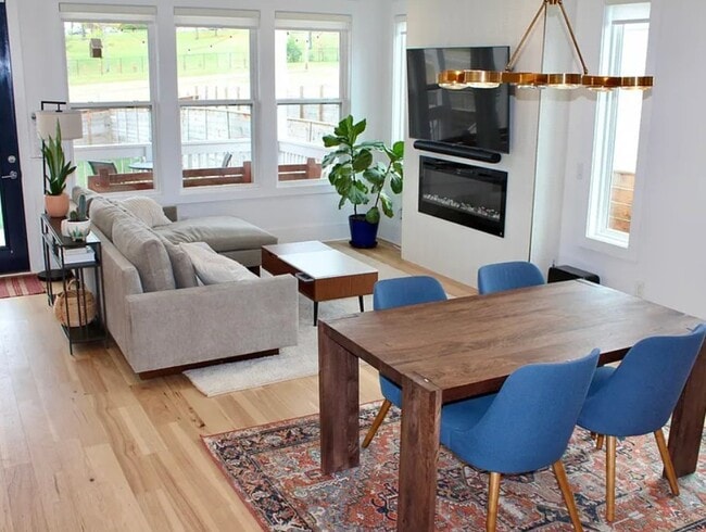 Photo - 2020 9th Ave N
