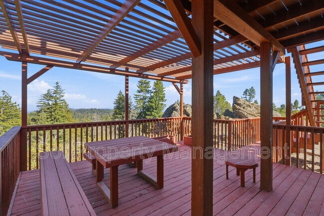 Photo - 1005 Summit Rd