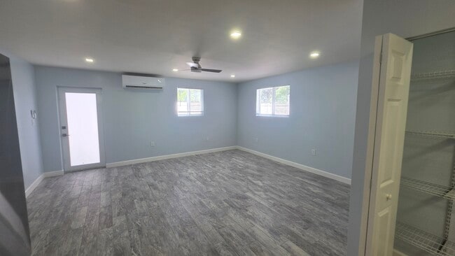 Photo - 3740 SW 40th St Unit 2