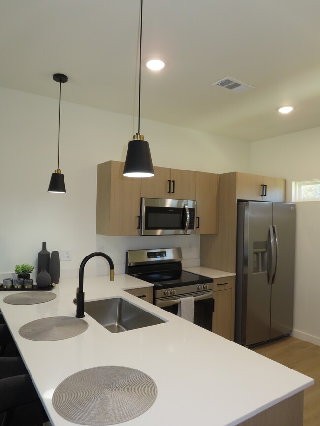 Photo - 2004 S Razorback Rd