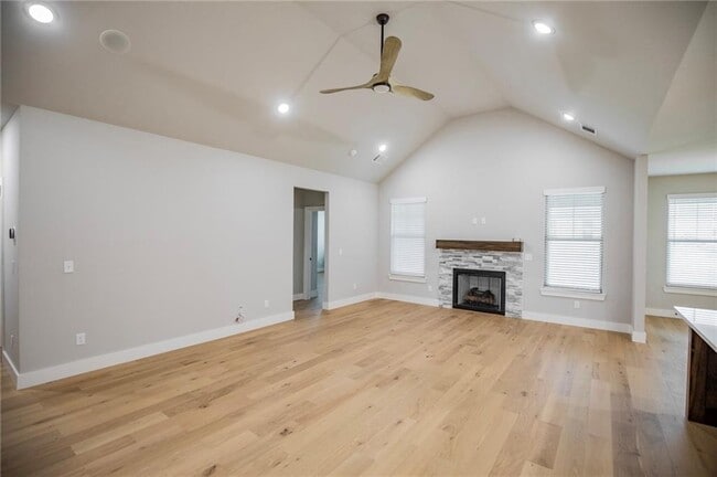 Photo - 7843 Range Ave