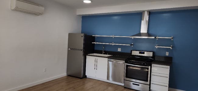 Photo - 2103 S Harcourt Ave Unit 1