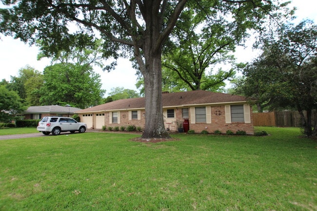Building Photo - Updated 3 Bedroom in Tyler
