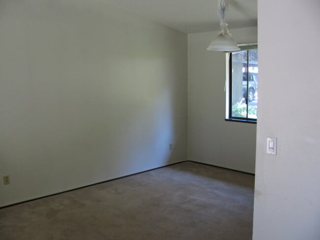 Photo - 12859 NW Dogwood St