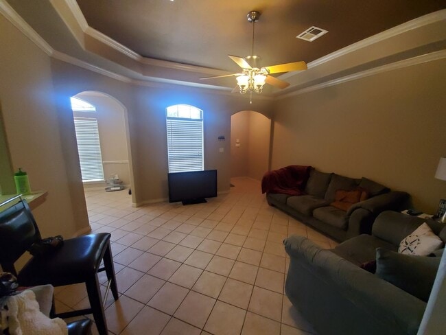 Photo - 3/3 duplex with washer/dryer and fenced yard!!