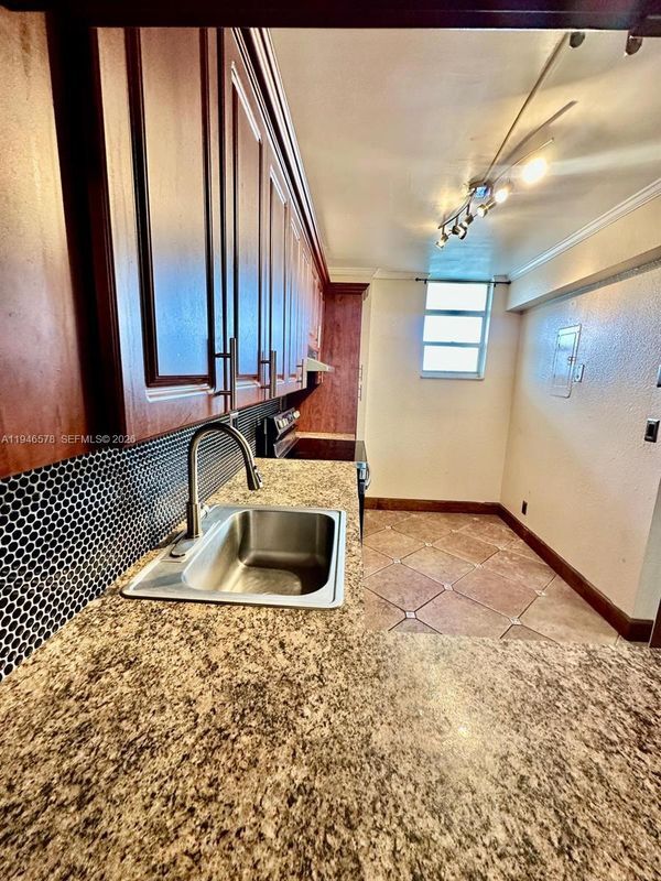 Photo - 2903 N Miami Beach Blvd