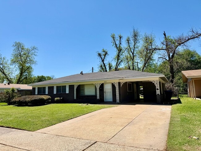 Photo - Move-In Ready in Shreveport - Anderson Island Subdivision - 3 br 1.5 ba home for lease