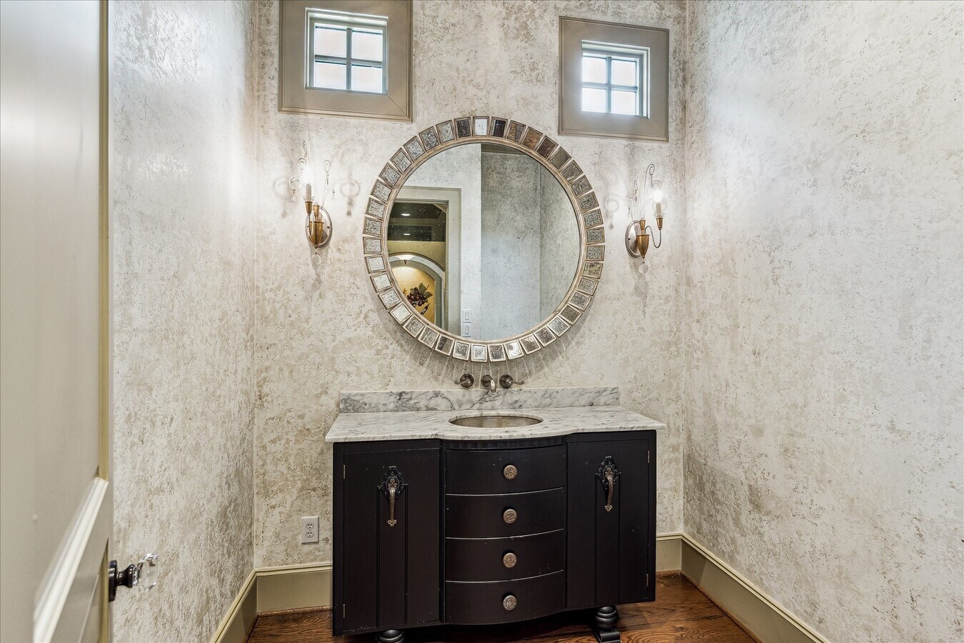 Photo - 4800 Palm St