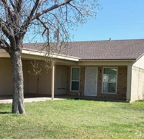Building Photo - 727 Chaparral Cir Rental