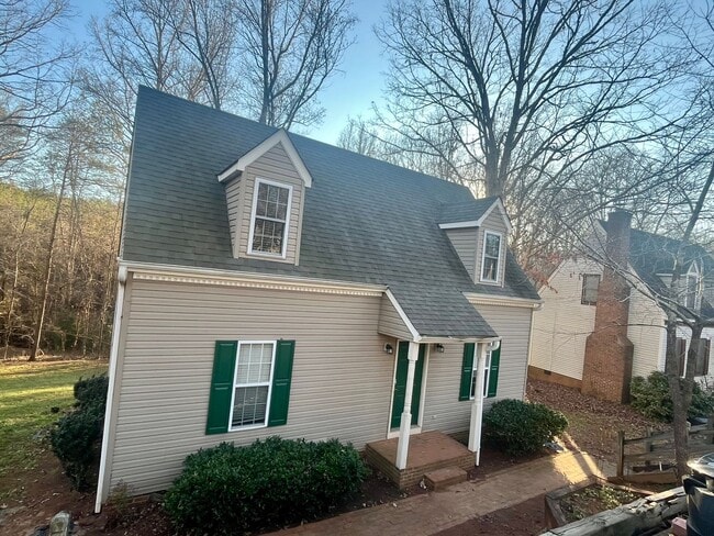 Building Photo - 3 Bedroom 2 Bath House Located in Central SC