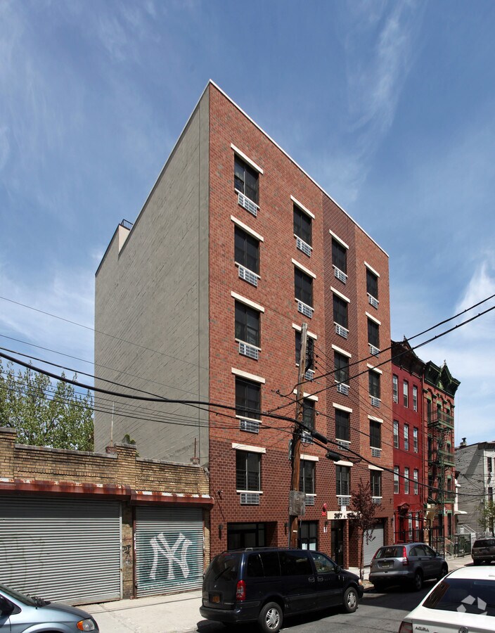 Photo - 367 E 154th St