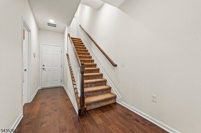 18 Cortland Ct