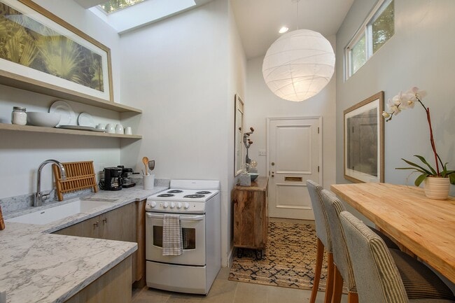 Photo - 305 Nashville Ave Unidad 305 Nashville Ave Apt 1