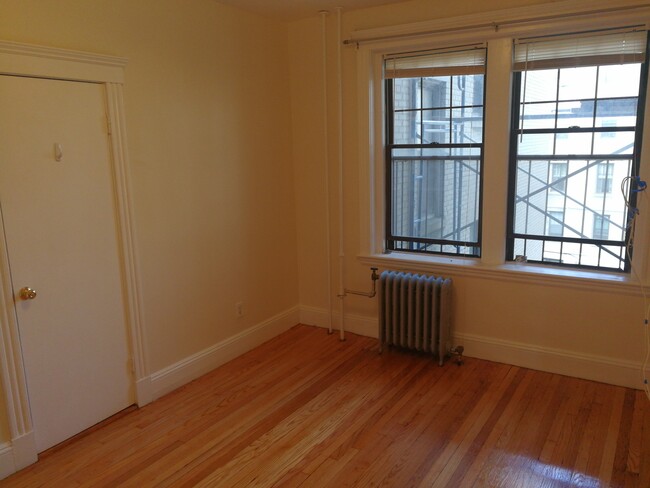 Photo - 2 Sutherland Rd Apartment Unit 31