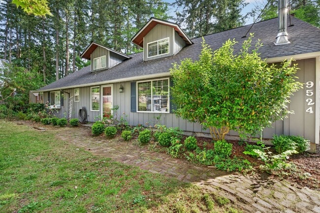 Building Photo - The Ultimate Gig Harbor Retreat!