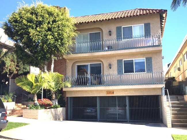 outside - 11718 Darlington Ave Unit 7