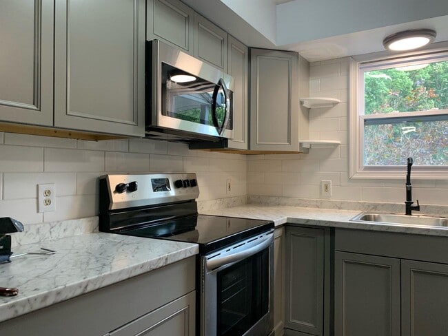 Photo - 103 Parish Park