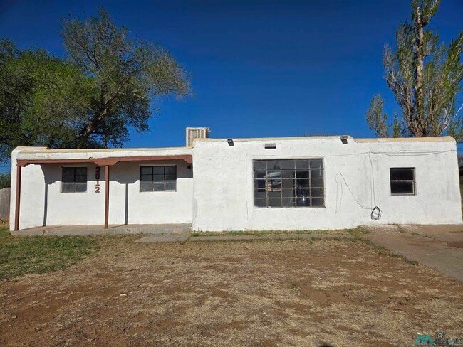 Building Photo - 3012 Las Palomas Rd