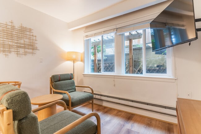 Photo - Beachwood Apartments