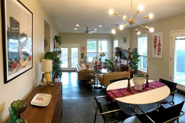 Photo - 607 Baylor St