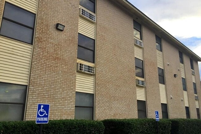 Photo - 122 Kickapoo St Apartment