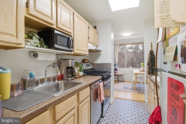 Photo - 1210 N Taft St Unit 205