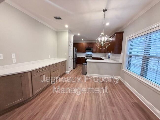 Photo - 2137 La Cache Dr