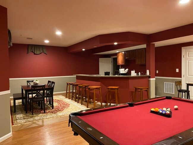 7612 Killbarron Dr Unit Spacious Walkout Suite