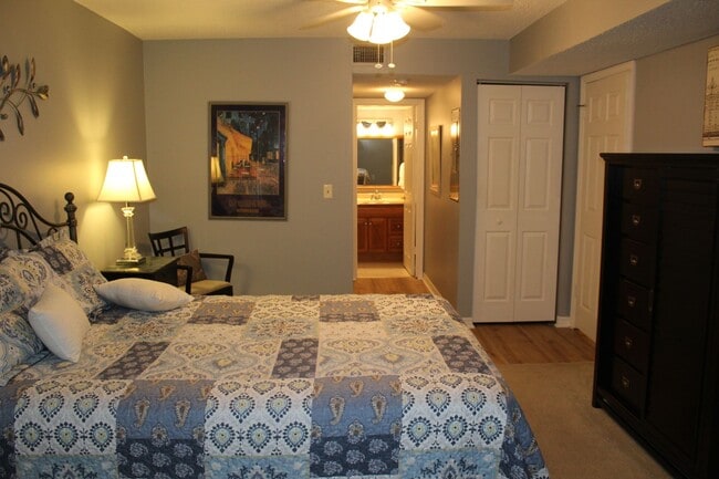 Photo - Furnished 1 bedroom condo at Pier 43 Unit 305