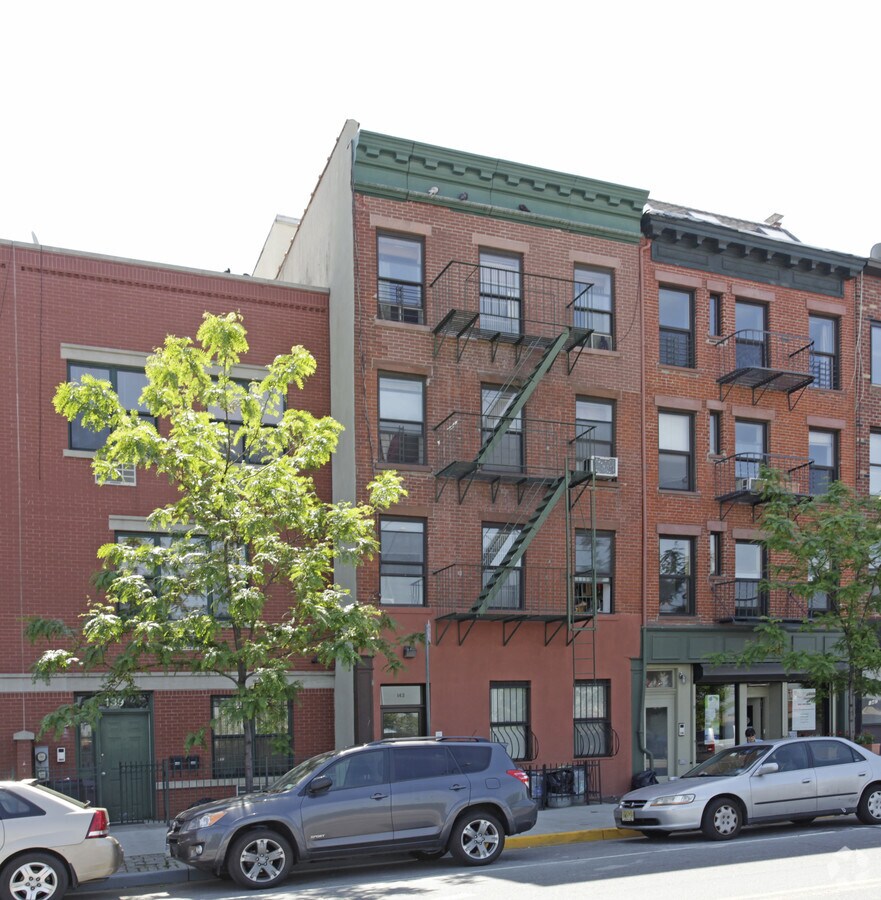 Photo - 143 Columbia St Apartments