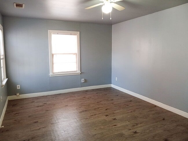 Photo - $0 First Month's Rent / $0 Deposit at Move-in Casa