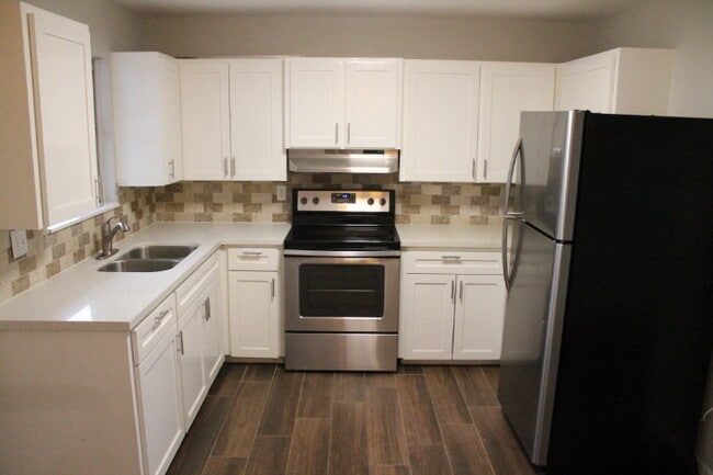 Photo - 2204 Camellia Ave