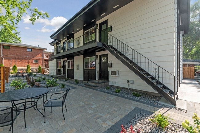 Building Photo - FULLY REMODELED IN MIDTOWN Rental