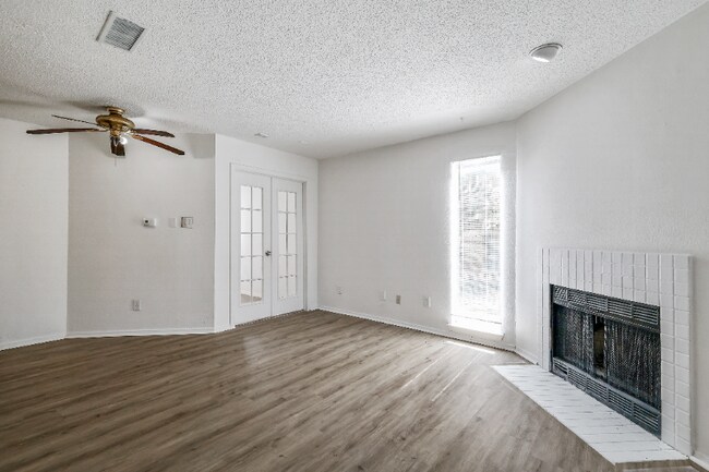 Photo - 9835 Walnut St Apartamento Unidad R106