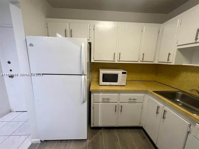 Photo - 16851 NE 23rd Ave Unidad A105