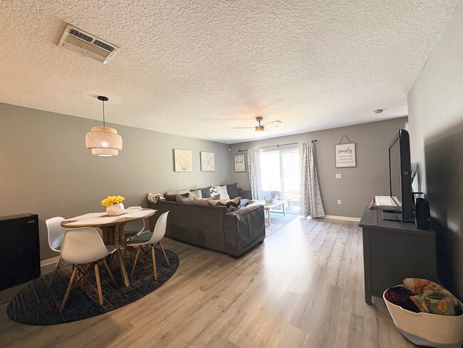 Photo - Fantastic 3 BR Townhome in Gated Winter Springs community with Pool and great schools