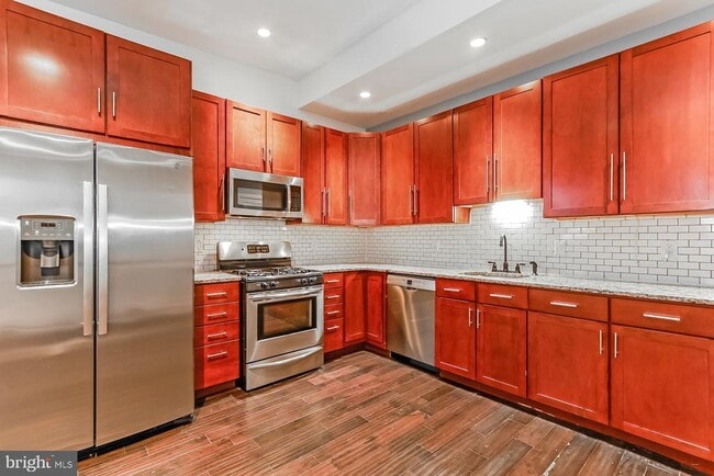 Building Photo - 329 S 12th St Rental